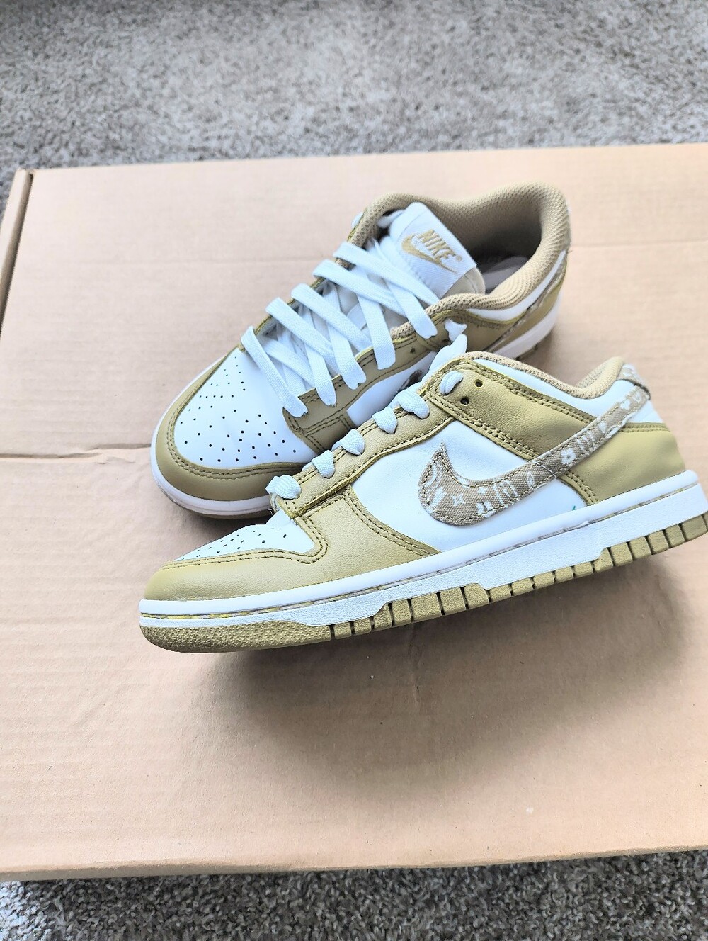 Wmns Nike Dunk Low "Barely Paisley" Size 5